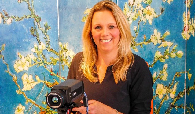 Marike Westra: "We kijken met de ultragevoelige infraroodcamera naar de verschillen in temperatuur."