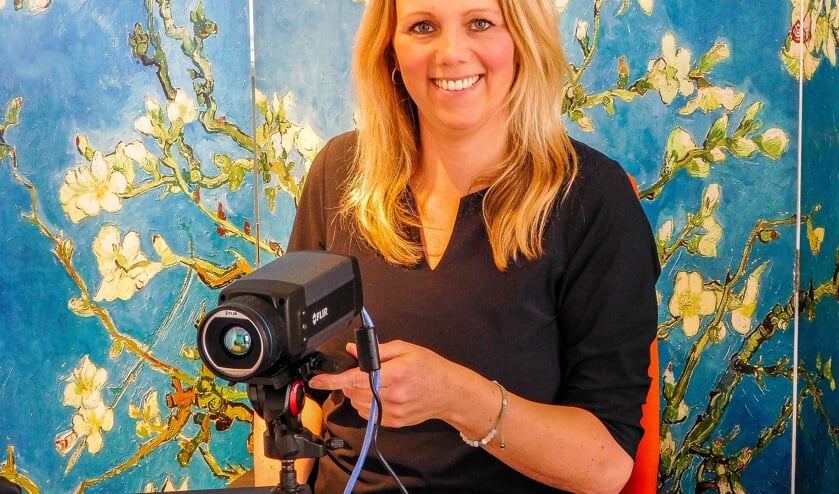 Marike Westra: "We kijken met de ultragevoelige infraroodcamera naar de verschillen in temperatuur."