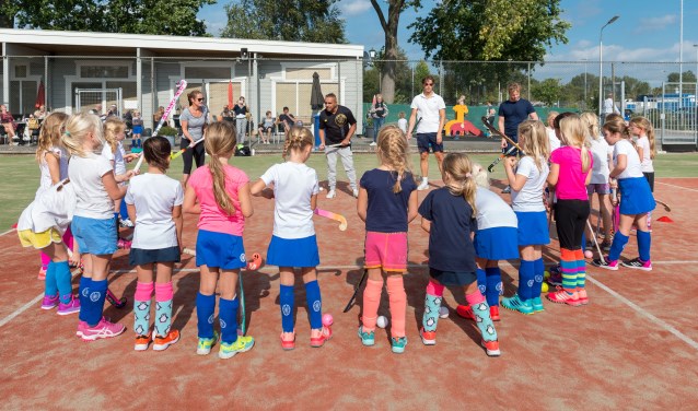 HC Diemen traint op banen van TVDZ.