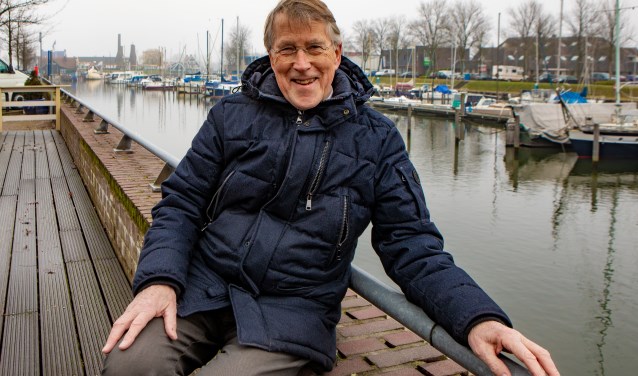 Ruud Hehenkamp gaat maandelijks een rubriek met een gedicht over een beeld maken.