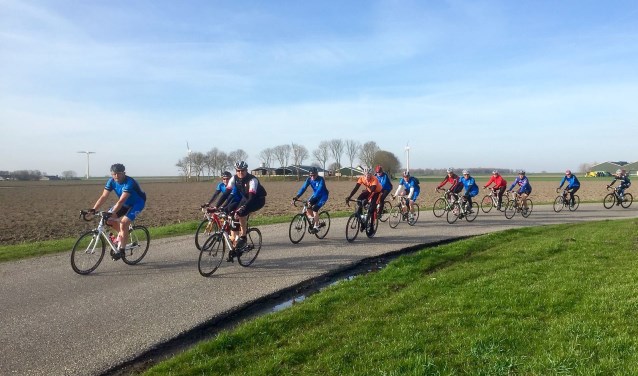 De eerste wielertocht staat weer op het programma.