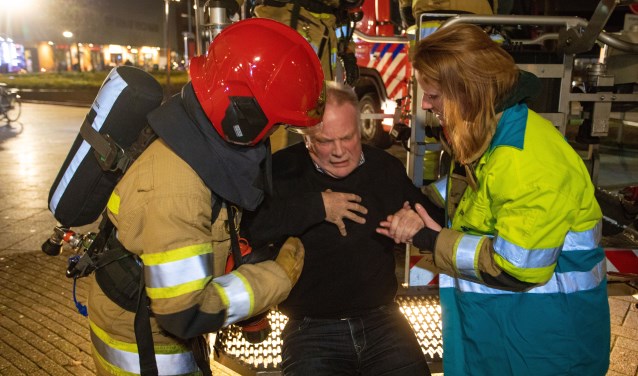 Burgemeester Sicko Heldoorn speelde bij de oefening een slachtoffer.
