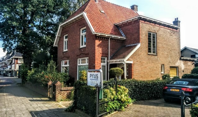 De (inmiddels gesloopte) villa aan de Huizerweg waar het allemaal om draait.