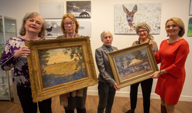 V.l.n.r.: Joan de Zwart, Carien Bölger, Emke Raasen, Antoinetty van den Brink en Karin van Hunnik.