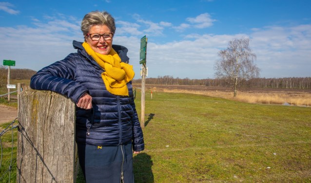 Willy Meijer op de plek waar het theehuis kan komen.