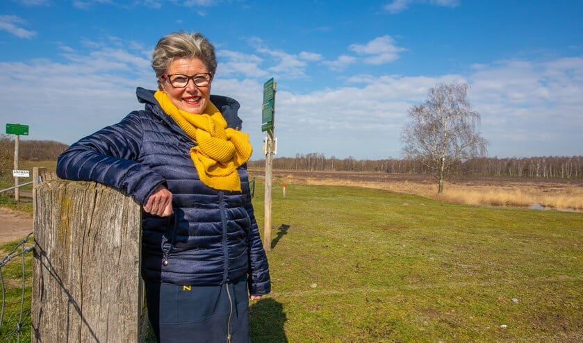 Willy Meijer op de plek waar het theehuis kan komen.