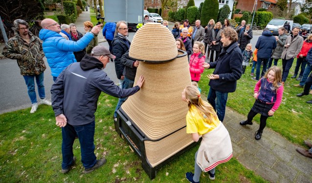 De onthulling van het eerste wormenhotel was reden voor een feest