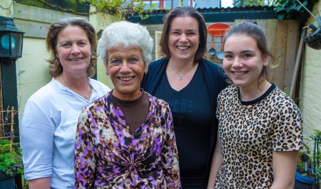 Van links naar rechts: Nita, Tiny, Lindsay en Danielle.