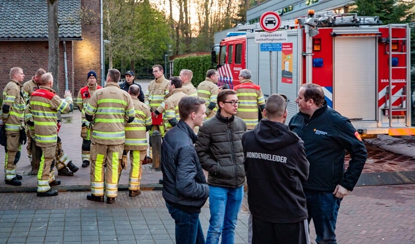 De oefening wordt nabesproken, ook met de 'slachtoffers'.