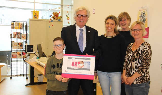 Wethouder Gerard Knoop (Blaricum) is blij met het digitaal klantportaal.
