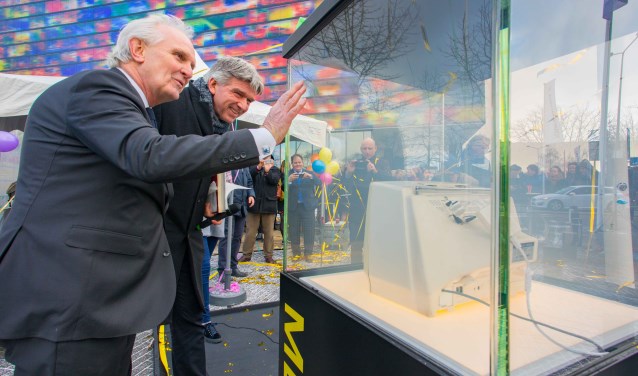 Burgemeester Pieter Broertjes en wethouder Wimar Jaeger bij de opening van de Media Mile.