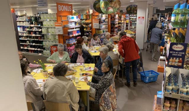 Samen brunchen in de winkel.