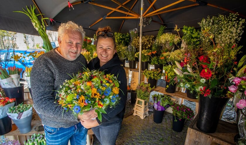 Dick en Elena vertrekken naar Spanje.