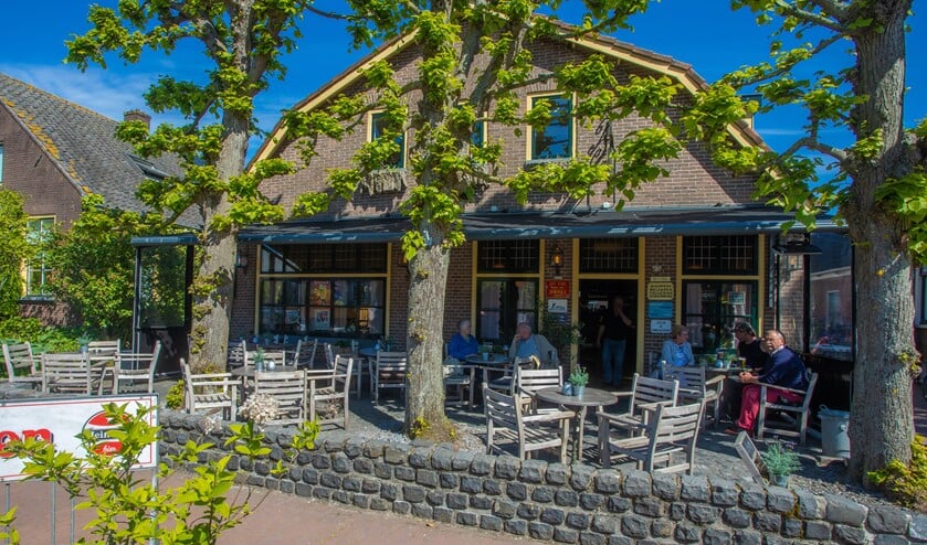 Staal wil het café verbouwen tot woonhuis.