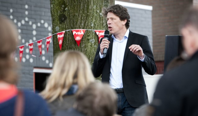 Paul Tang op campagne.