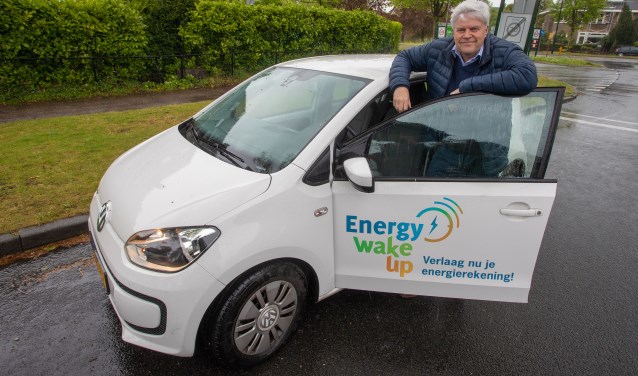 Toon de Mol van Otterloo met zijn Energy Wake Up-auto.