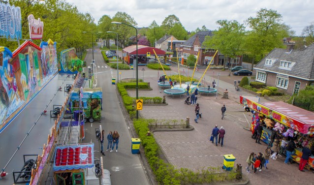 Vorig jaar maakte onze fotograaf deze foto van het parkeerterrein, waar de renovatie nog gaande was.