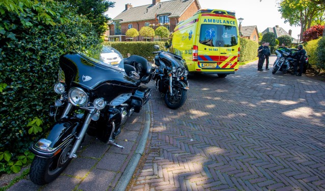 Een motorrijder liep beenletsel op bij een aanrijding.