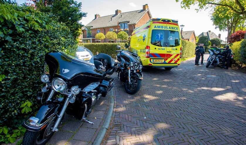 Een motorrijder liep beenletsel op bij een aanrijding.