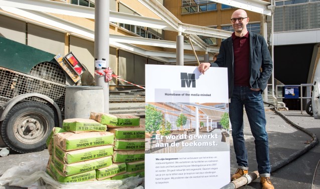 Michiel Leijenaar is de panddirecteur van het M-mediagebouw. Ook hij zet woensdag zijn handtekening.