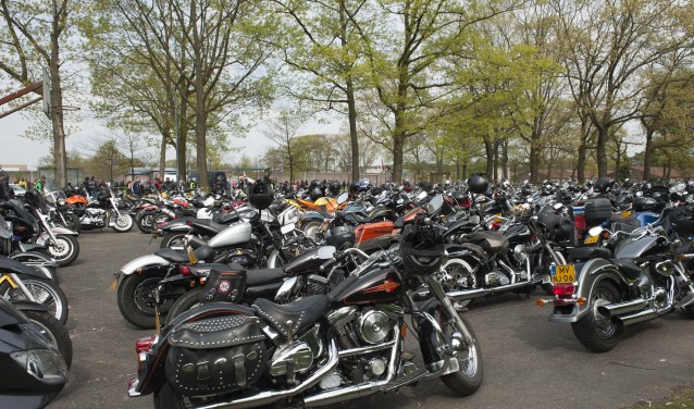 Liefhebbers van motoren kunnen hun hart ophalen op de Harleydag Huizen.