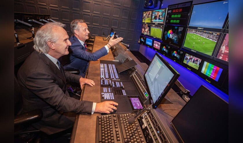 Broertjes vorige maand samen met de Commissaris van de Koning van Noord-Holland, Arthur van Dijk, in NEP op het Media Park.