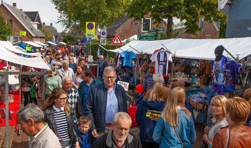De braderie is een van de vaste onderdelen van de Huizerdag.