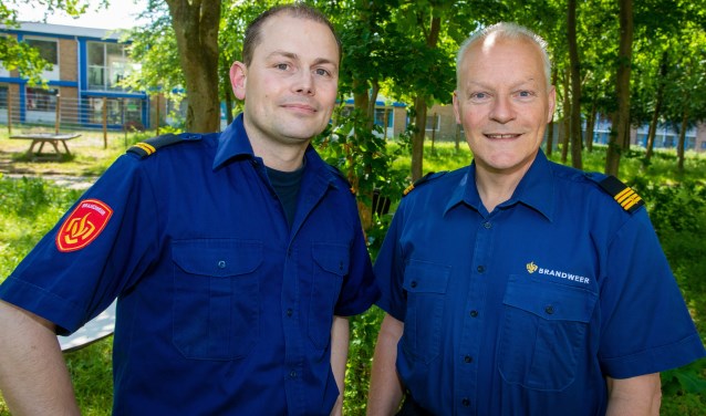 Joost Schaapherder (links) en Hans Schotsman worden de wijkbrandweermensen in Huizen.