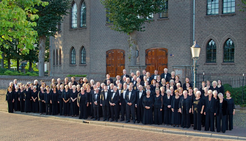 Deo Juvante zingt tijdens de dienst.