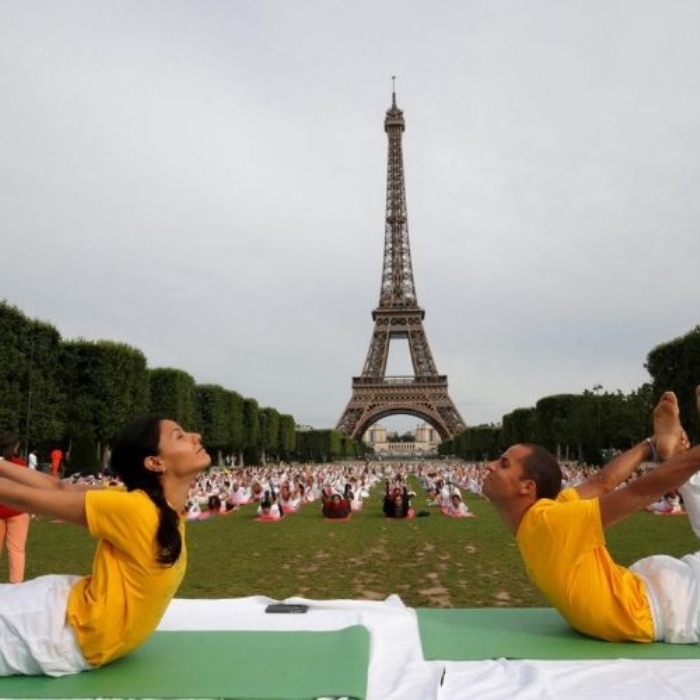 Wereld Yoga dag op de groene punt
