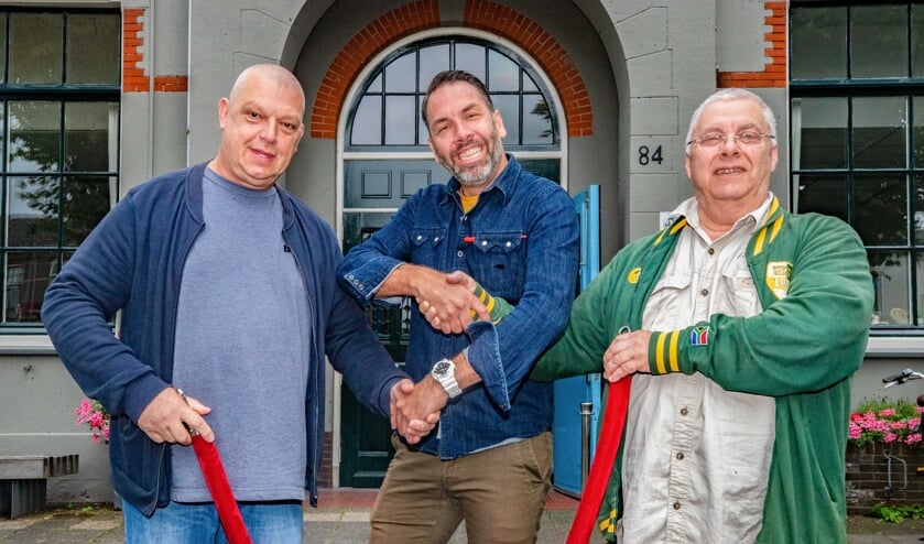Van linksaf: Ed Bakker, Eelco Knops en Meijndert Ruitenberg beklinken hun samenwerking.
