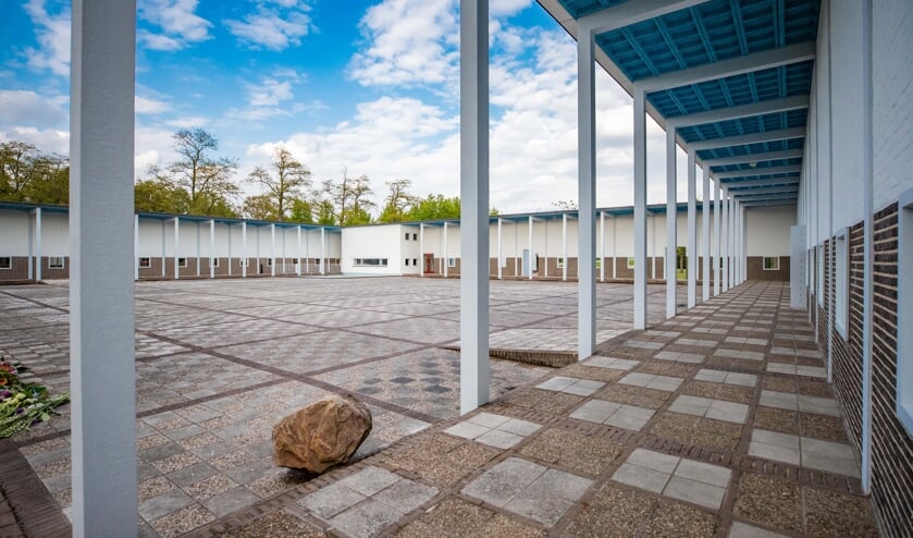 Voorlopig geen plechtigheden op zondag bijvoorbeeld op de Zuiderhof aan de Kolhornseweg.