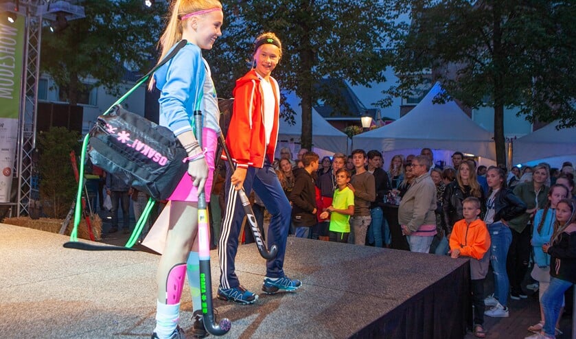 Naast de modeshow komt er ook een verkiezing van het Huizer Melkmeisje dit jaar tijdens het Voorproefje op vrijdag.