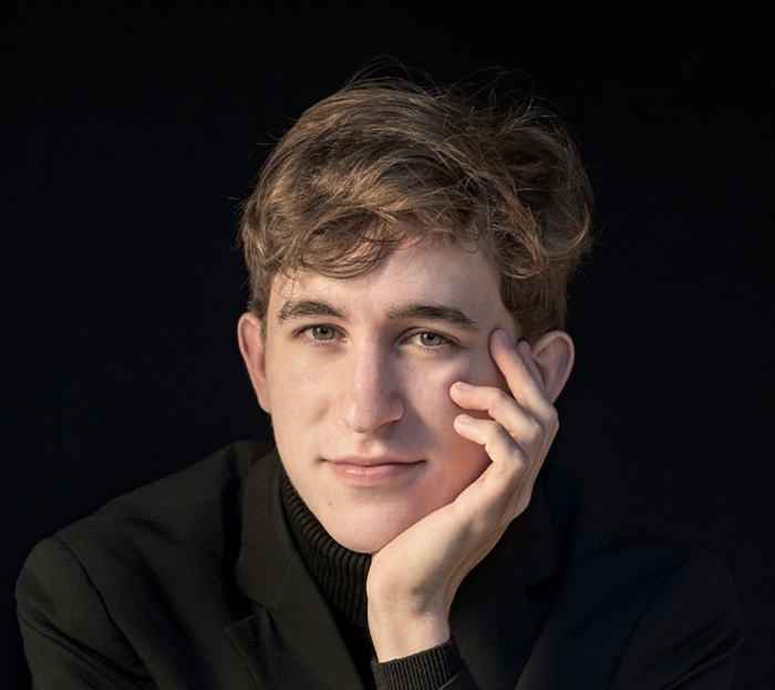 Pianist Shane van Neerden
