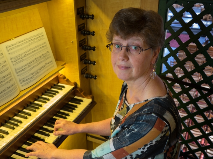 organist Gonny van der Maten