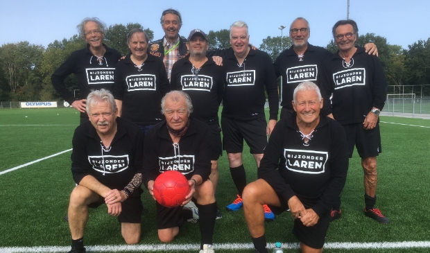 Walking Football team tijdens toernooi