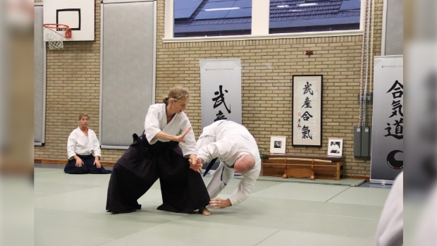 Aikido is voor alle leeftijden, voor zowel mannen als vrouwen.