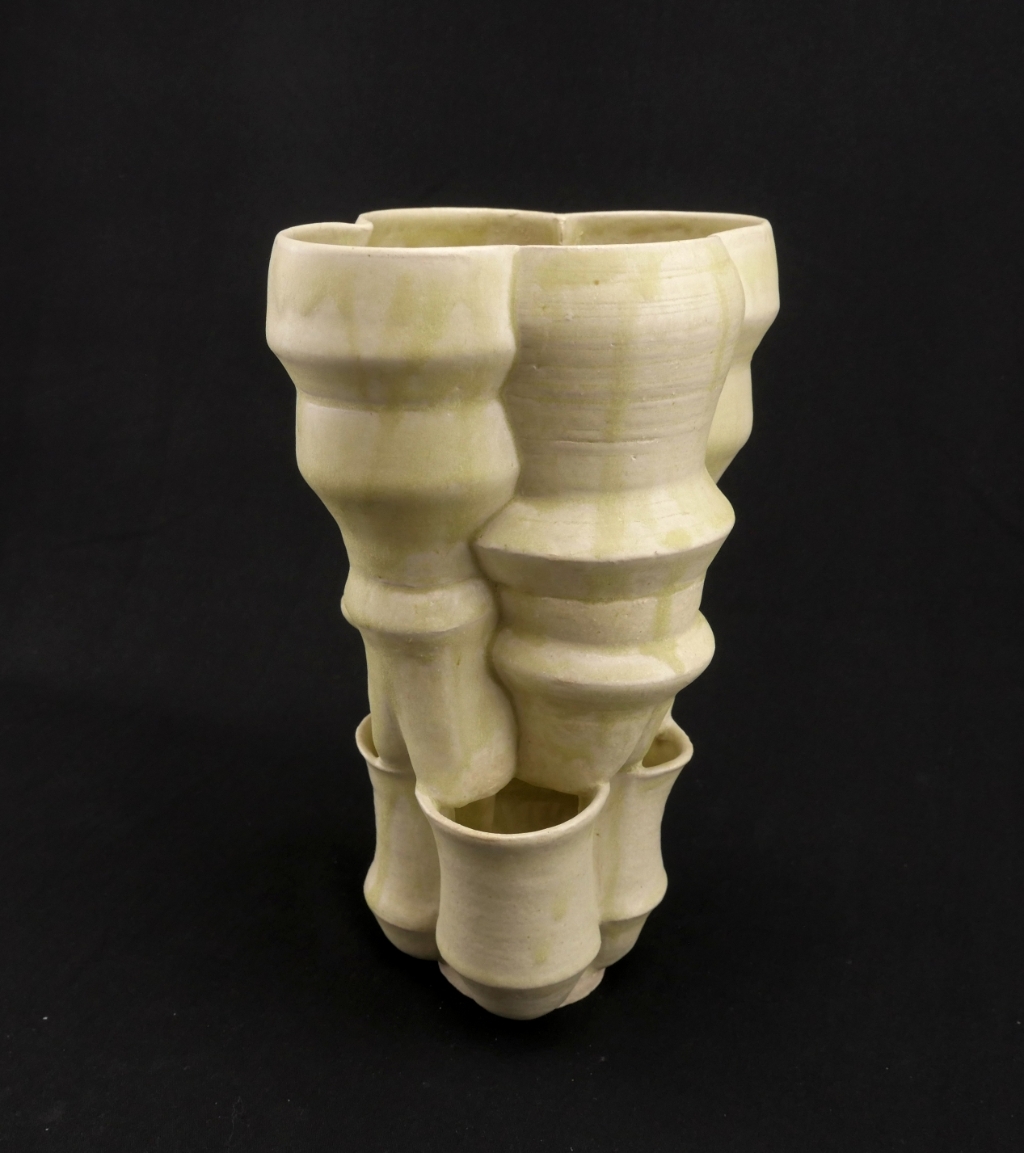 Oppotten 3 21 x 17,5 x 30,5 cm, gedraaid, gesneden, geassembleerd, voorzien van een laag ijzerglazuur
