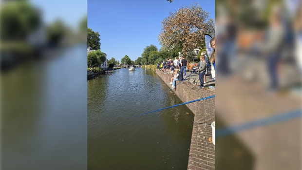 Jeugdvissen in Smal Weesp