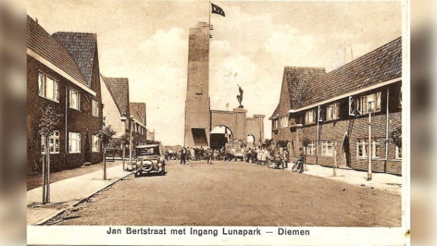 Lunapark bij de Jan Bertstraat 1932