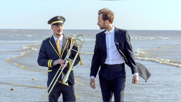 FILM En Fanfare
