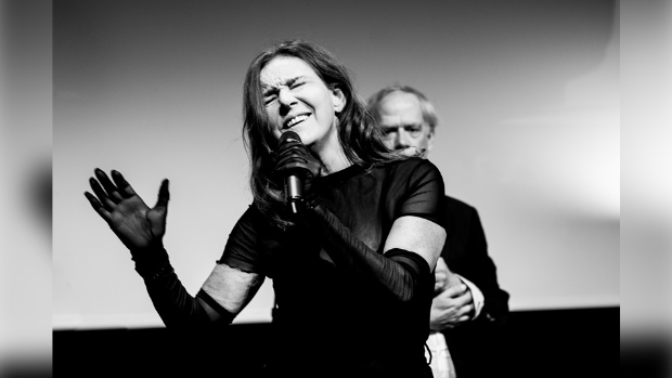 Carmen Sars - Aangeraakt door Liefde
