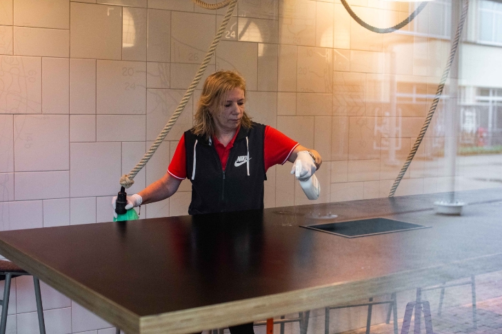 Alleen beveiliging en schoonmaakster aan werk bij Nike - Het nieuws uit Hilversum