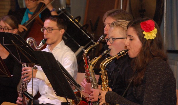 Het Klein Harmonieorkest is muzikaal, jong en dynamisch, en kan altijd nieuwe leden gebruiken. Kom eens kijken bij de repetitie op vrijdagavonden van 18.30 tot 19.45 uur en raak onder de indruk van dit gezellige en prima spelende orkest