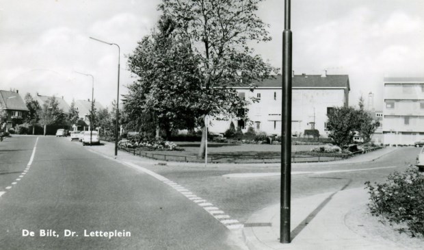Een foto van het Dr. Letteplein in 1967