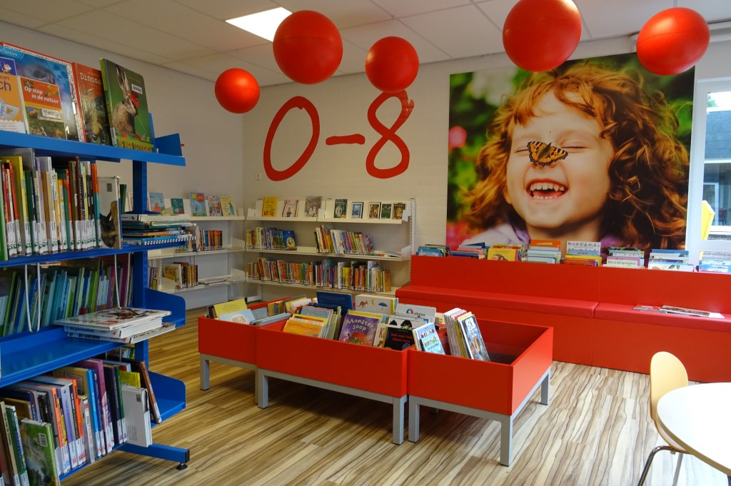 Het aanbod aan jeugdboeken voor de jongste jeugd is ondergebracht in de fleurige jeugdhoek voor kinderen van 0 tot 8 jaar.