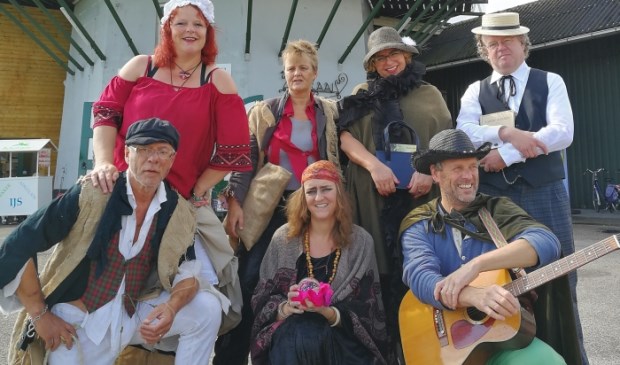 Sojater verzorgde tijdens Open Monumentendag een optreden tijdens een boerenlunch in de Molen van Westbroek.