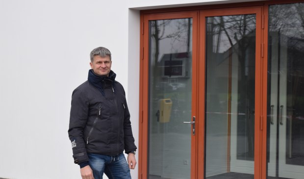 Thomas Ferguson is trots op 'zijn' nieuwe school.
