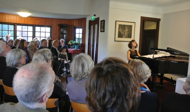 Ketevan speelt met volle overgave.