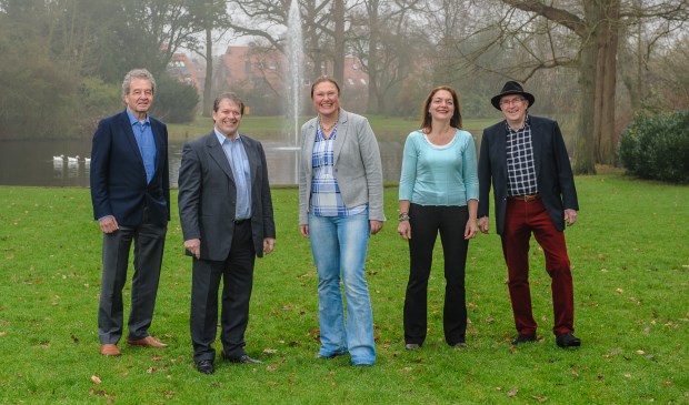 Vier eerste personen op de kieslijst Beter De Bilt en kandidaat-wethouder Ebbe als lijstduwer.